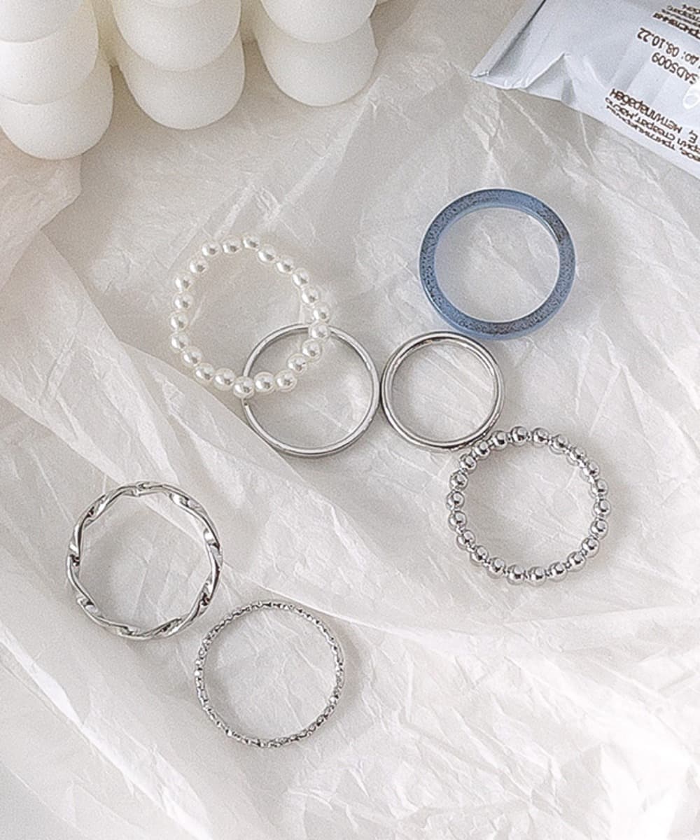 Basic Acrylic And Pearl Band Ring Set