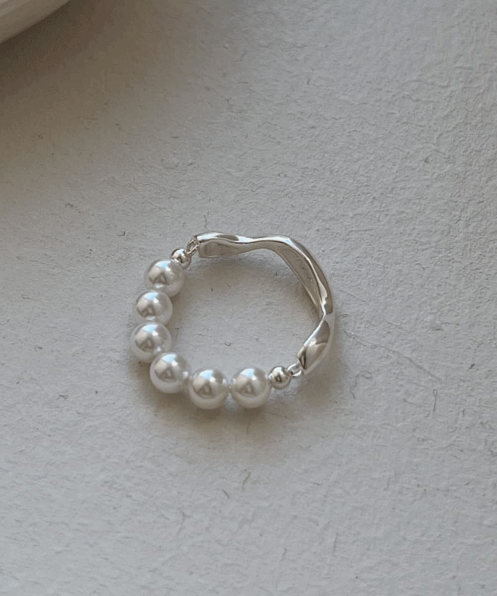 Pearl Ball Band Wave Ring