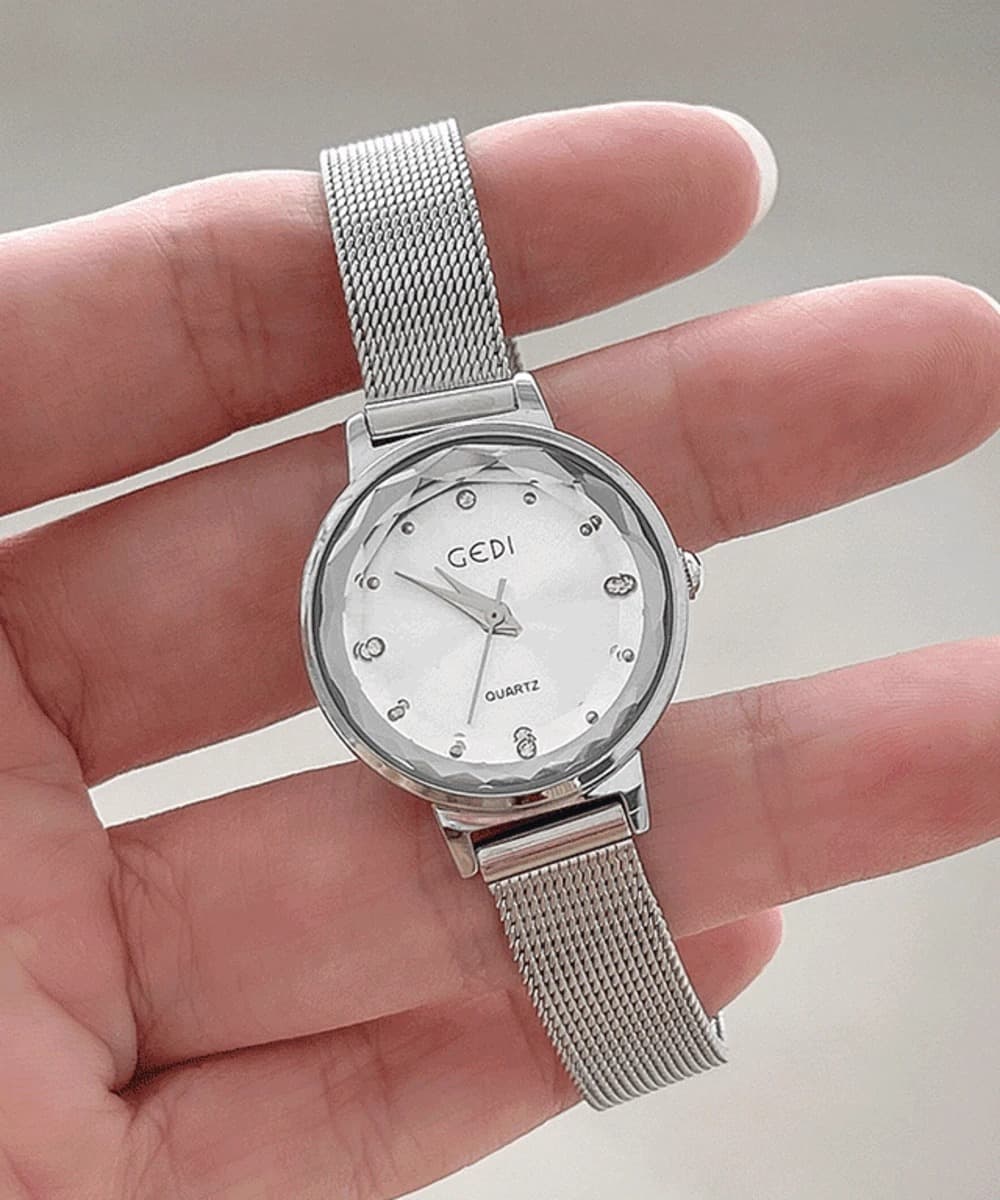 Round Glass Mini Mesh Metal Wristwatch